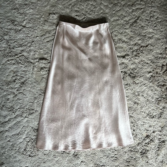 Aritzia Babaton midi slip skirt in denude color size US 4 - Picture 2 of 5